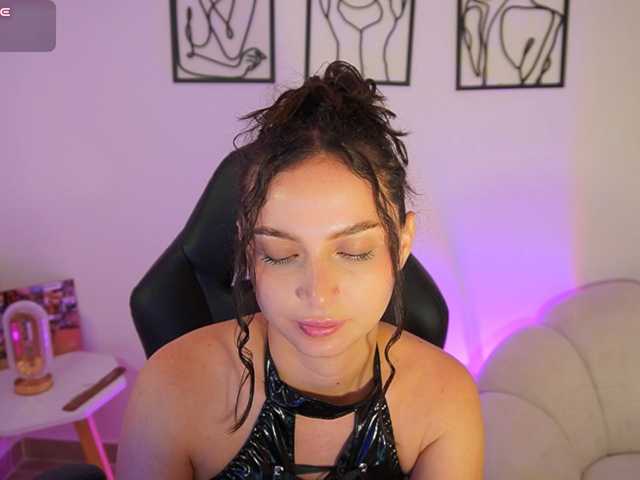 AliceHarper1 live cam on BongaCams