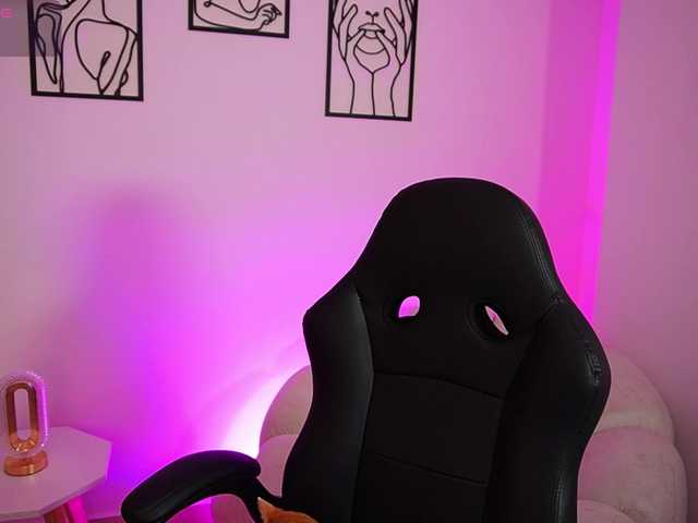 AliceHarper1 live cam on BongaCams