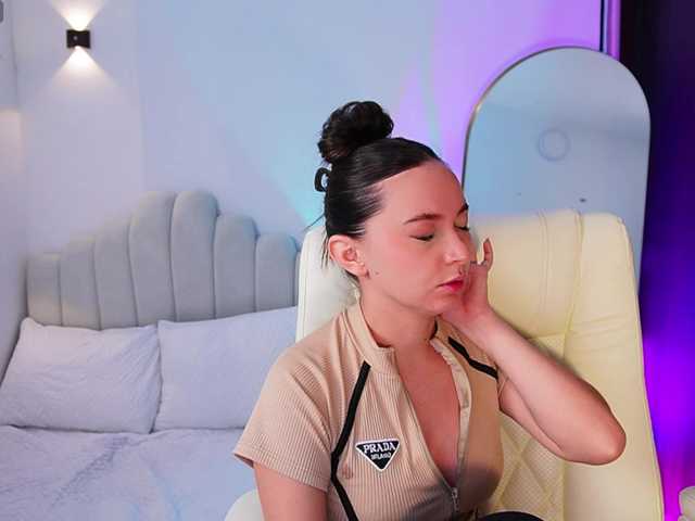 AliceHarper1 live cam on BongaCams