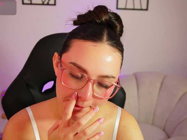 AliceHarper1 live cam on BongaCams