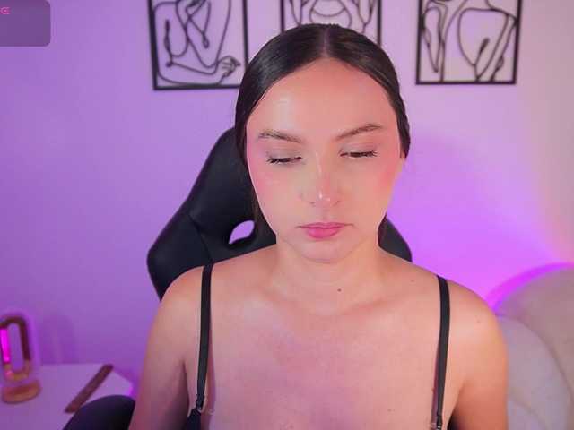 AliceHarper1 live cam preview