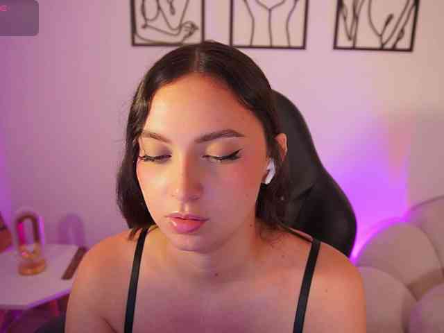 モデル: AliceHarper1