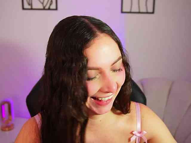 AliceHarper1 Live Webcam on BongaCams
