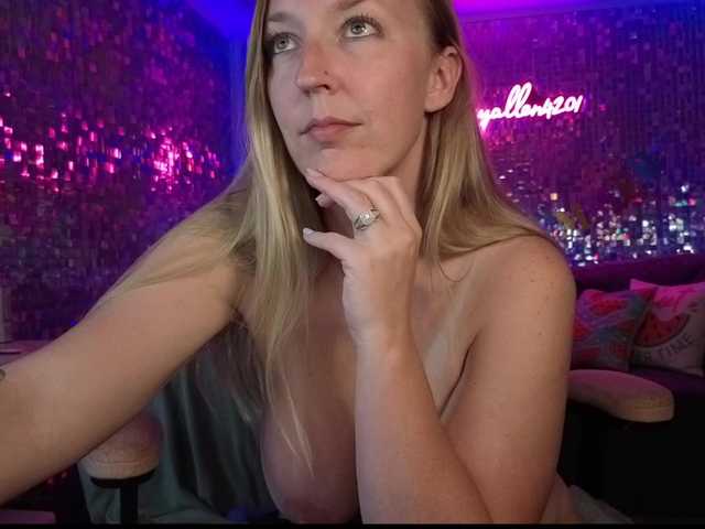 lucyallen4201 live cam on BongaCams
