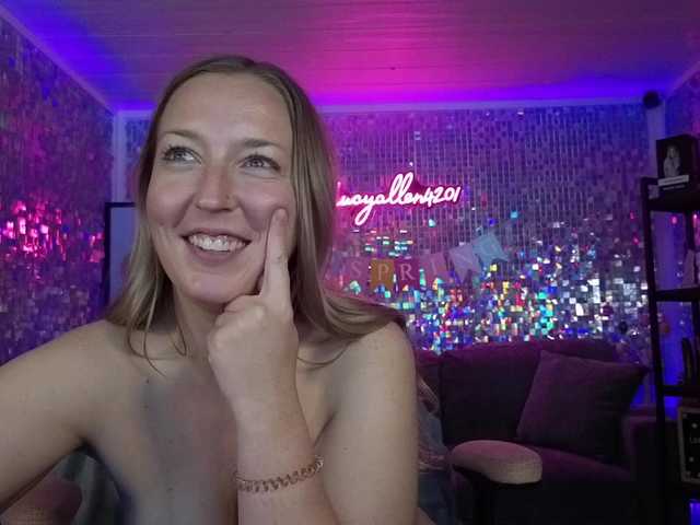 lucyallen4201's BongaCams show and profile