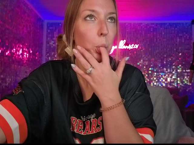 lucyallen4201 live cam on BongaCams
