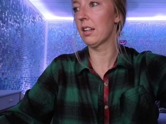 lucyallen4201 live cam on BongaCams