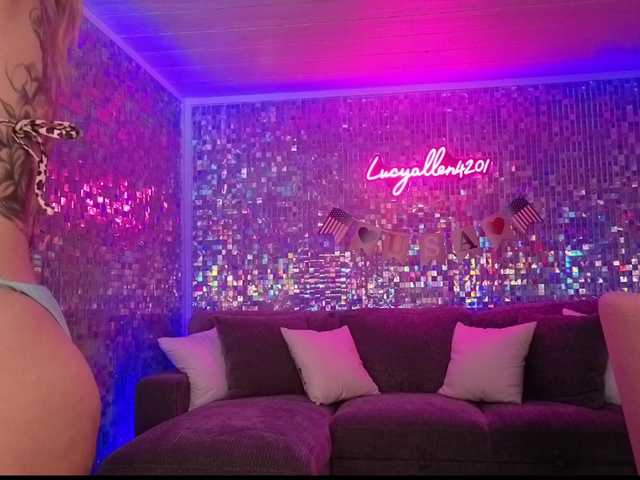 lucyallen4201 live cam on BongaCams