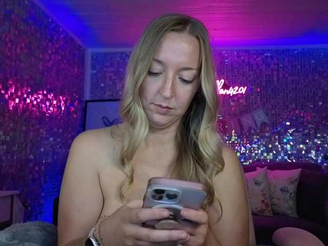 lucyallen4201 live cam on BongaCams