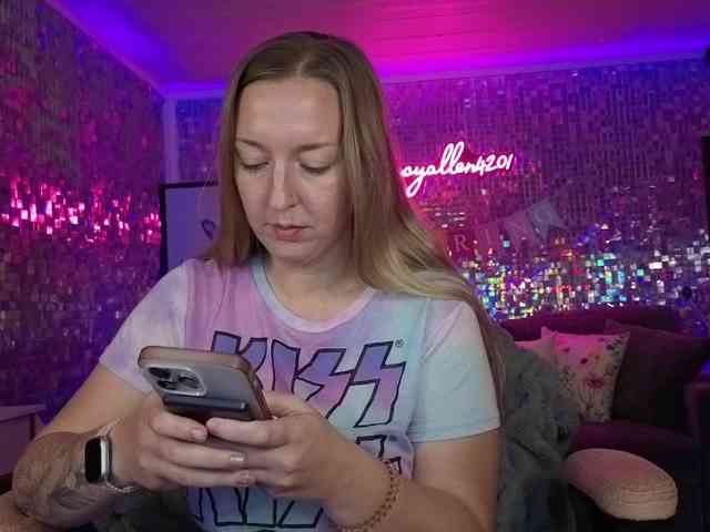 lucyallen4201 webcam