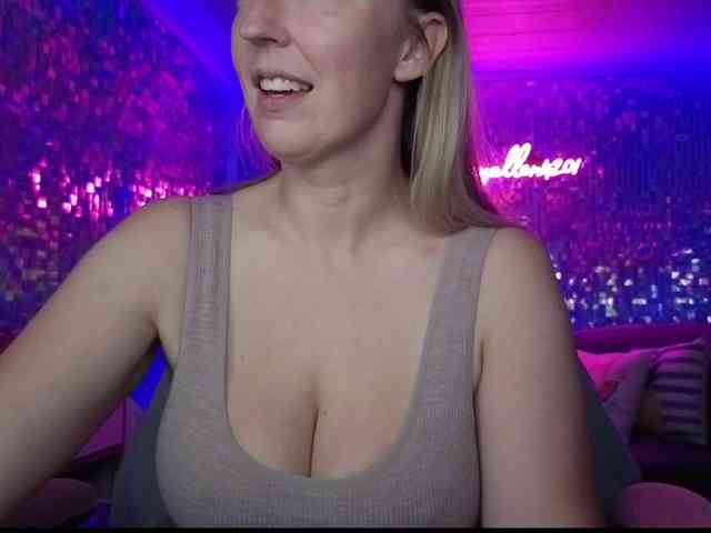 lucyallen4201 webcam