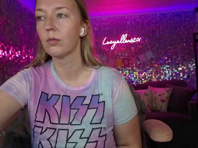 lucyallen4201 webcam