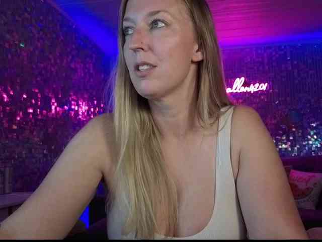 lucyallen4201 webcam