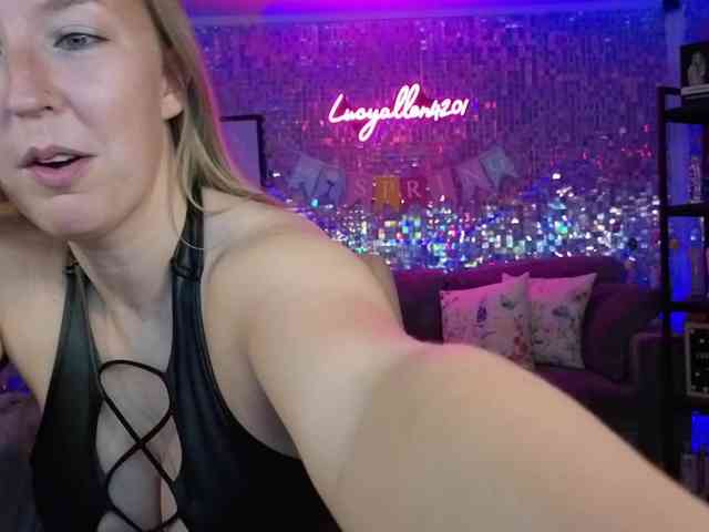 lucyallen4201 webcam