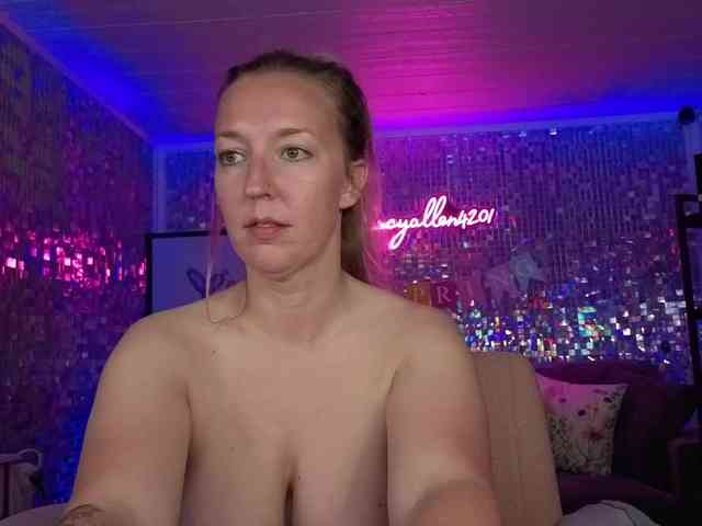 lucyallen4201 webcam