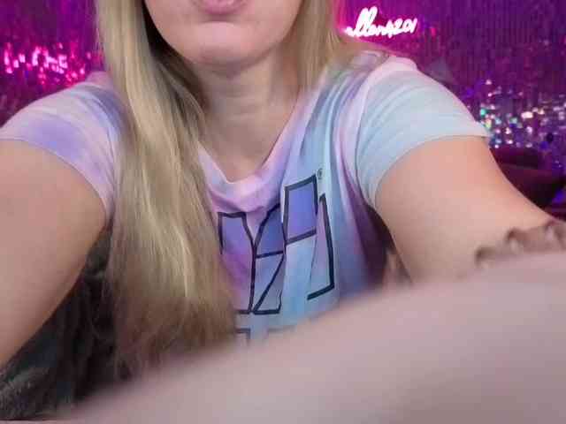 lucyallen4201 webcam