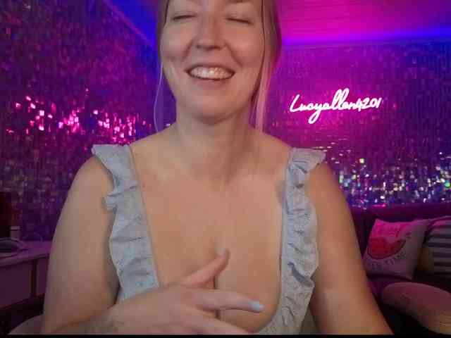 lucyallen4201 webcam