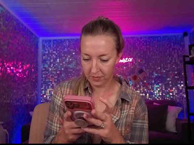 lucyallen4201 webcam