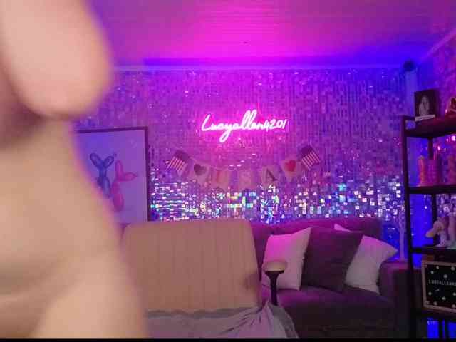 lucyallen4201 webcam