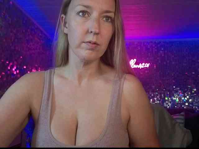 lucyallen4201 webcam
