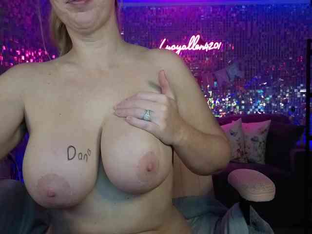 lucyallen4201 webcam