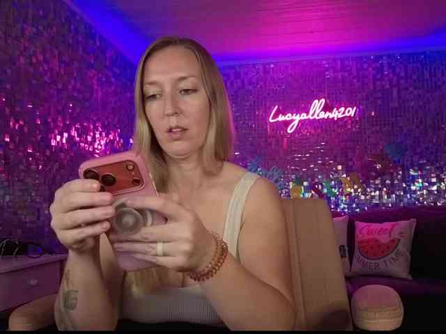 lucyallen4201 webcam