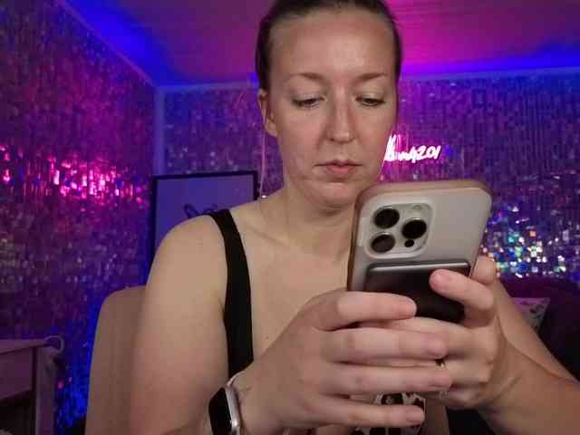 lucyallen4201 webcam