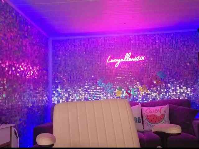 lucyallen4201 webcam