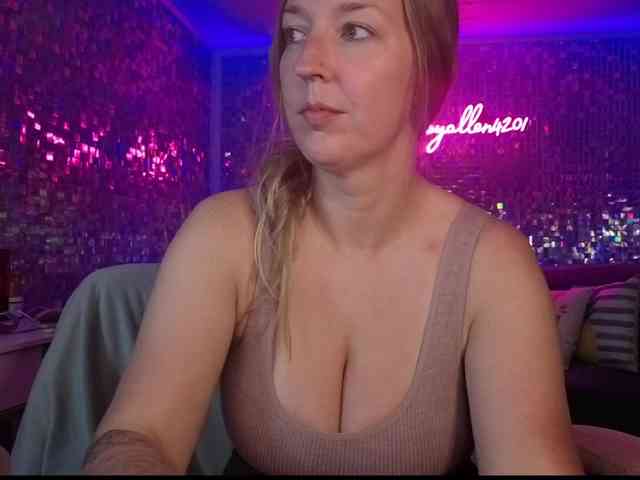 lucyallen4201 webcam
