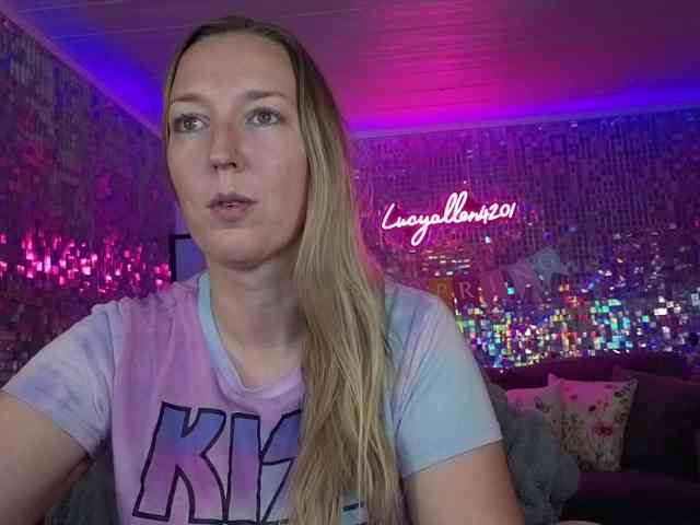 lucyallen4201 webcam
