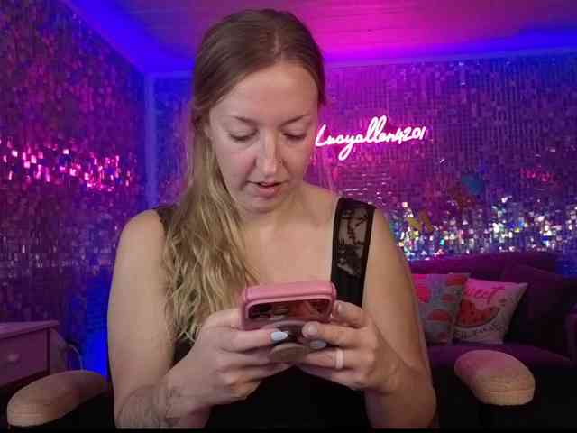 lucyallen4201 webcam