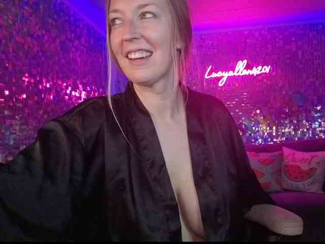 lucyallen4201 webcam