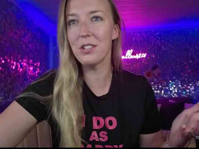 lucyallen4201 webcam