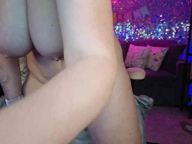 lucyallen4201 webcam