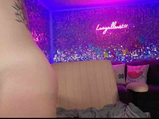lucyallen4201 webcam