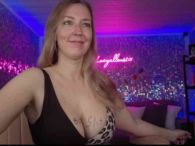 lucyallen4201 webcam