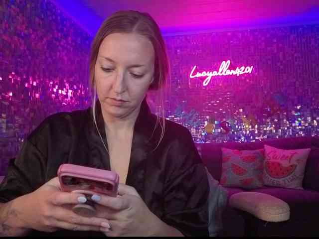 lucyallen4201 webcam