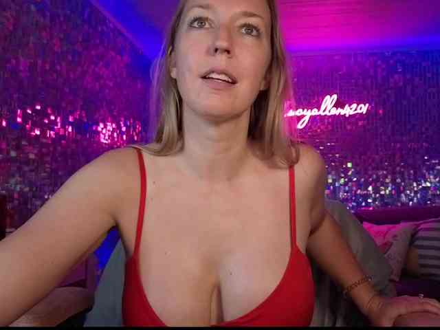 lucyallen4201 webcam