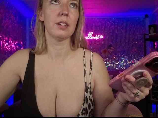 lucyallen4201 webcam