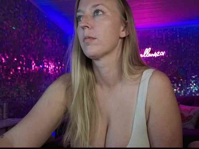 lucyallen4201 webcam