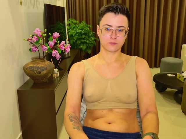 Sashanotfound's BongaCams show and profile