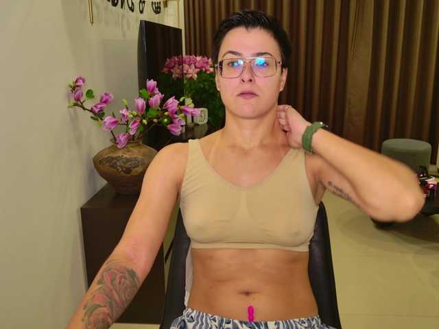 Sashanotfound live cam on BongaCams