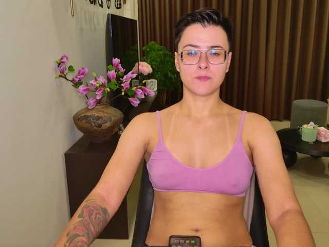 Sashanotfound live cam on BongaCams
