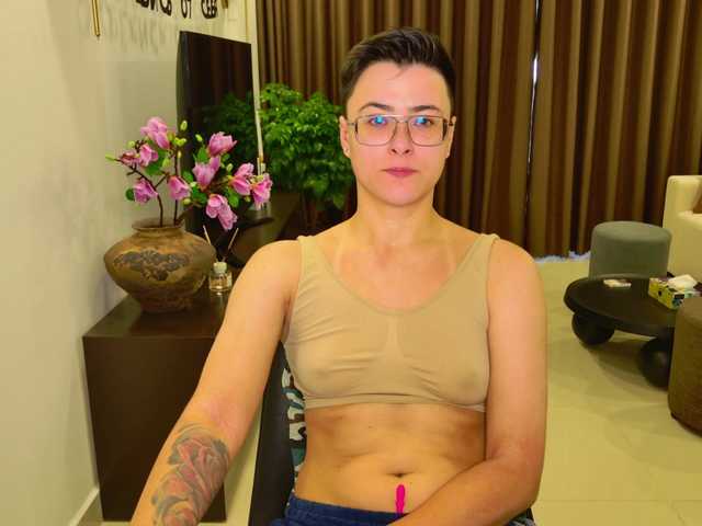 Sashanotfound's BongaCams show and profile