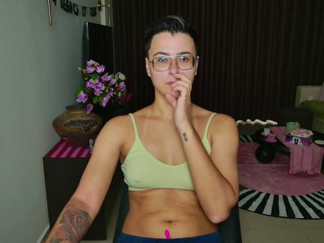 Sashanotfound live cam on BongaCams
