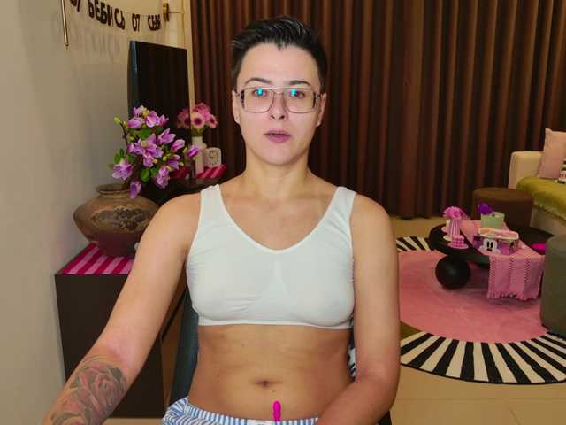 Sashanotfound live cam preview