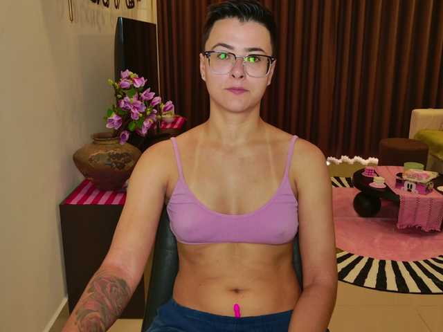 Sashanotfound live cam on BongaCams