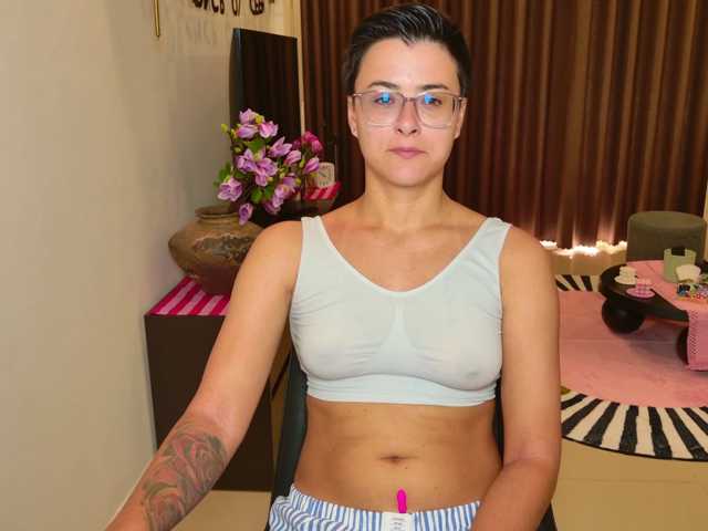 Sashanotfound live cam preview