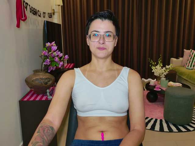 Sashanotfound live cam on BongaCams