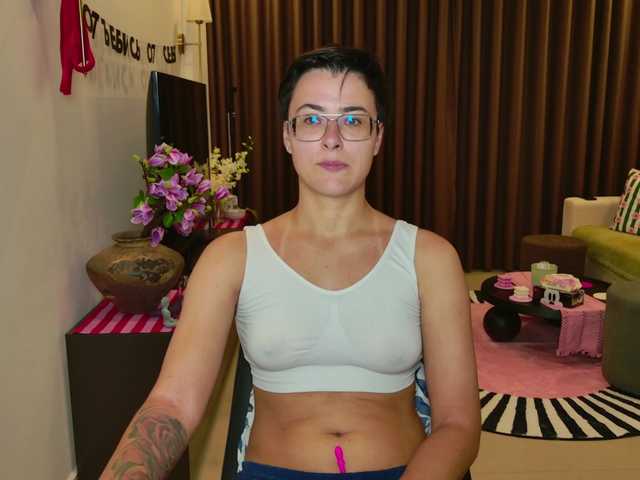 Sashanotfound live cam on BongaCams
